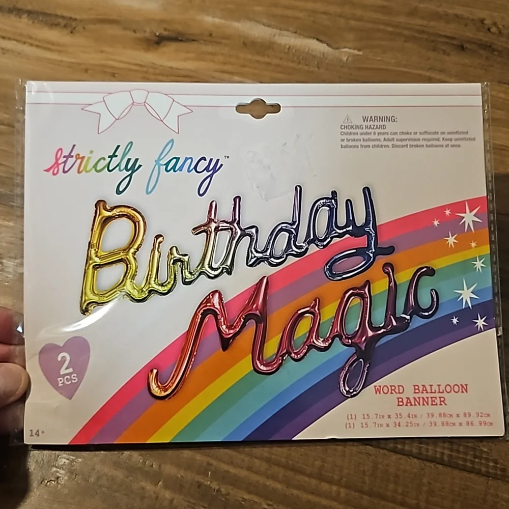 STRICTLY FANCY UNICORN BIRTHDAY PARTY DECOR SET: NEW IN PACKAGE